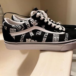 New Rare Vans Lace Up Customs Beetlejuice Men’s Size 13 House Of Terror Shoes